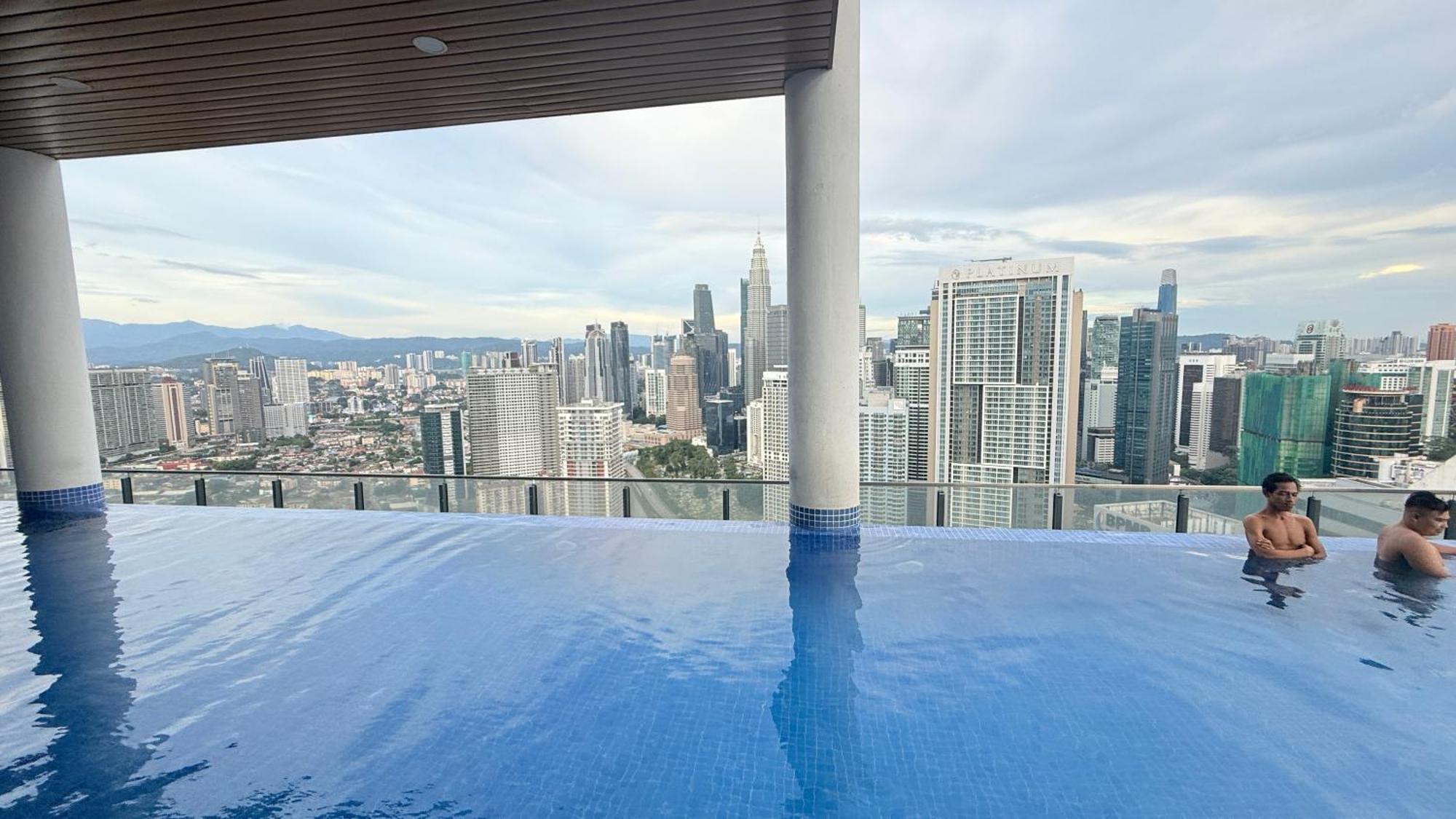 The Colony Klcc Sky Pools Pangsapuri *