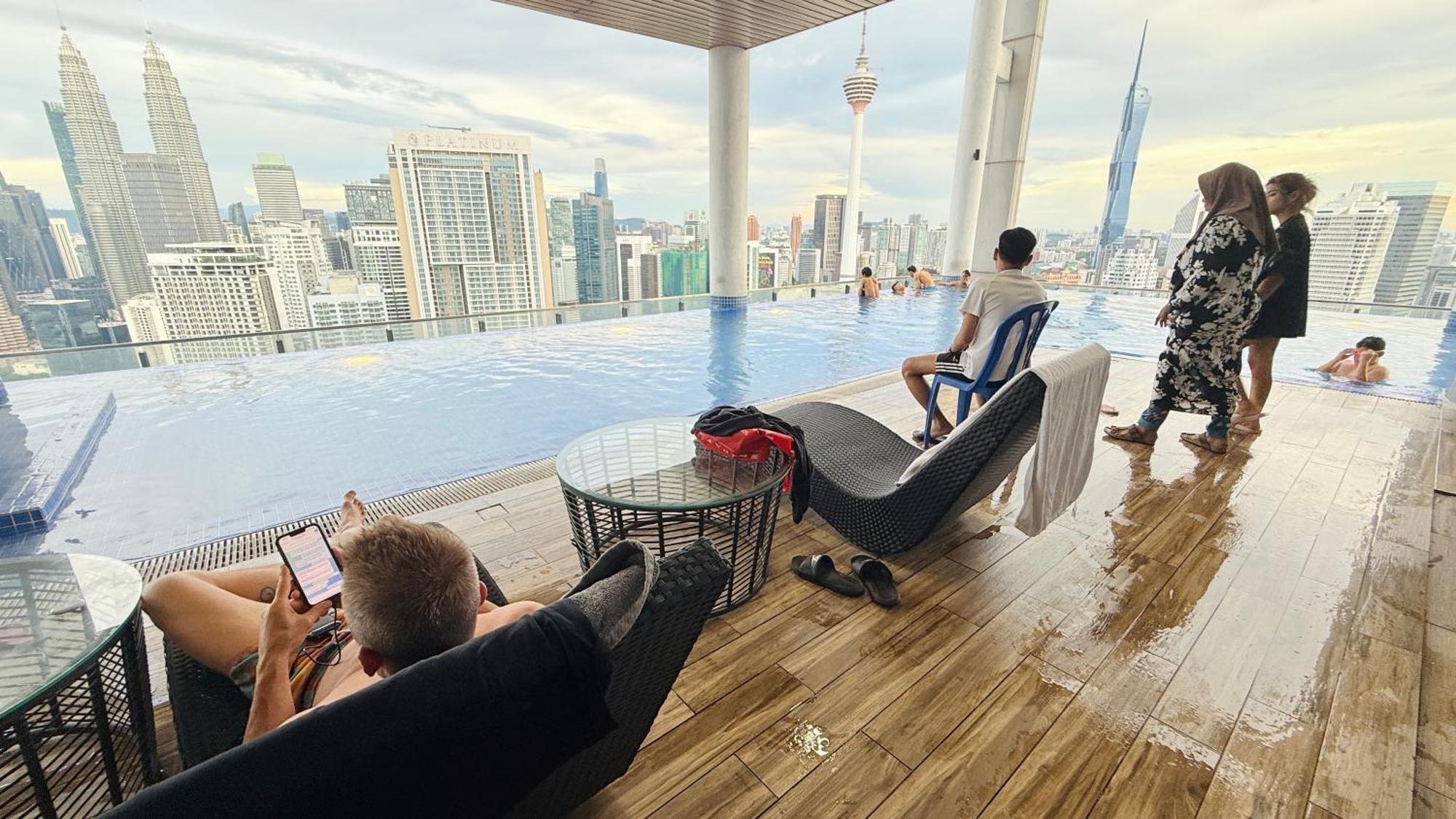 The Colony Klcc Sky Pools * Kuala Lumpur